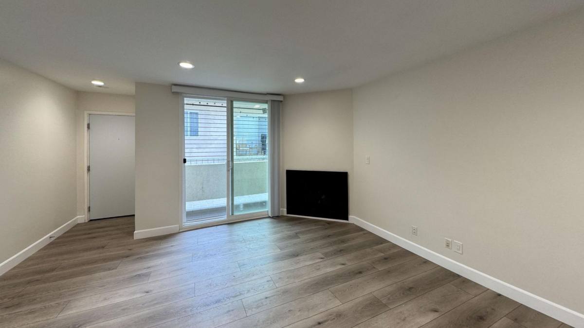 Apartment for rent at 942 7th St #6, Santa Monica, CA 90403