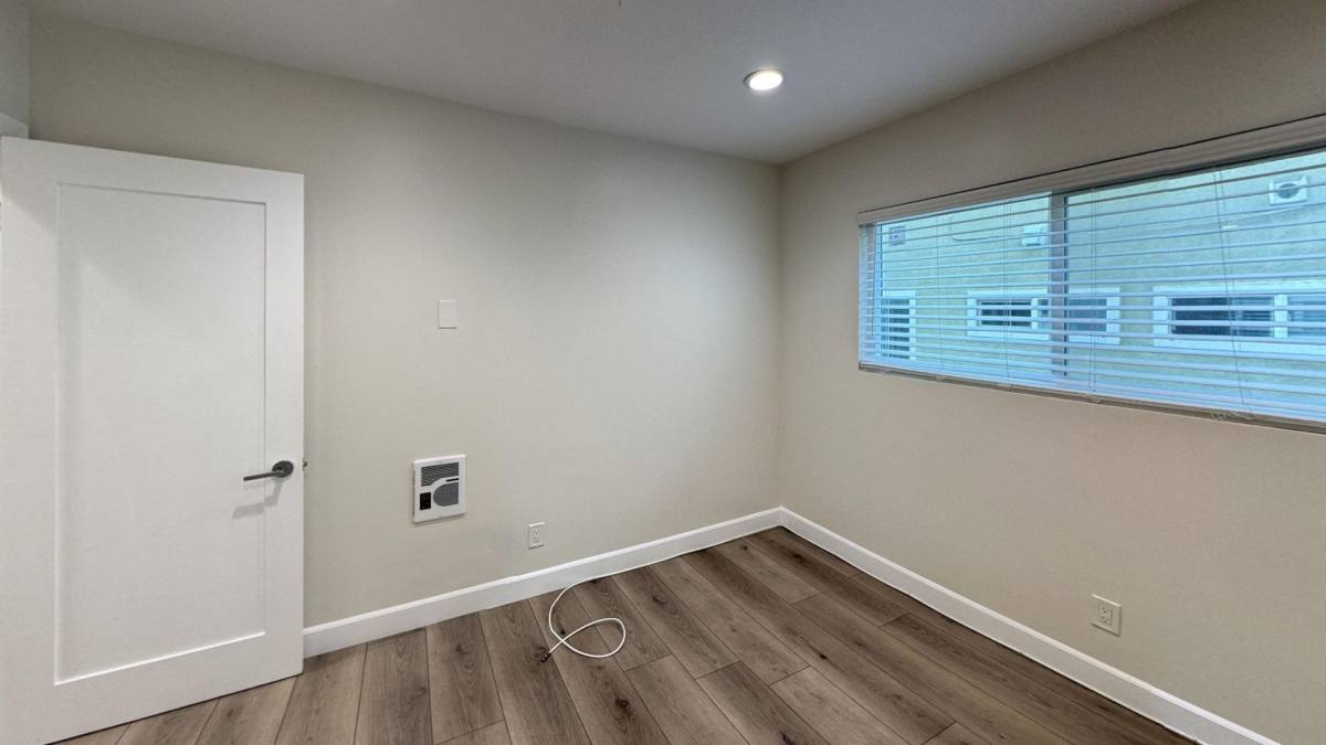 Apartment for rent at 942 7th St #6, Santa Monica, CA 90403