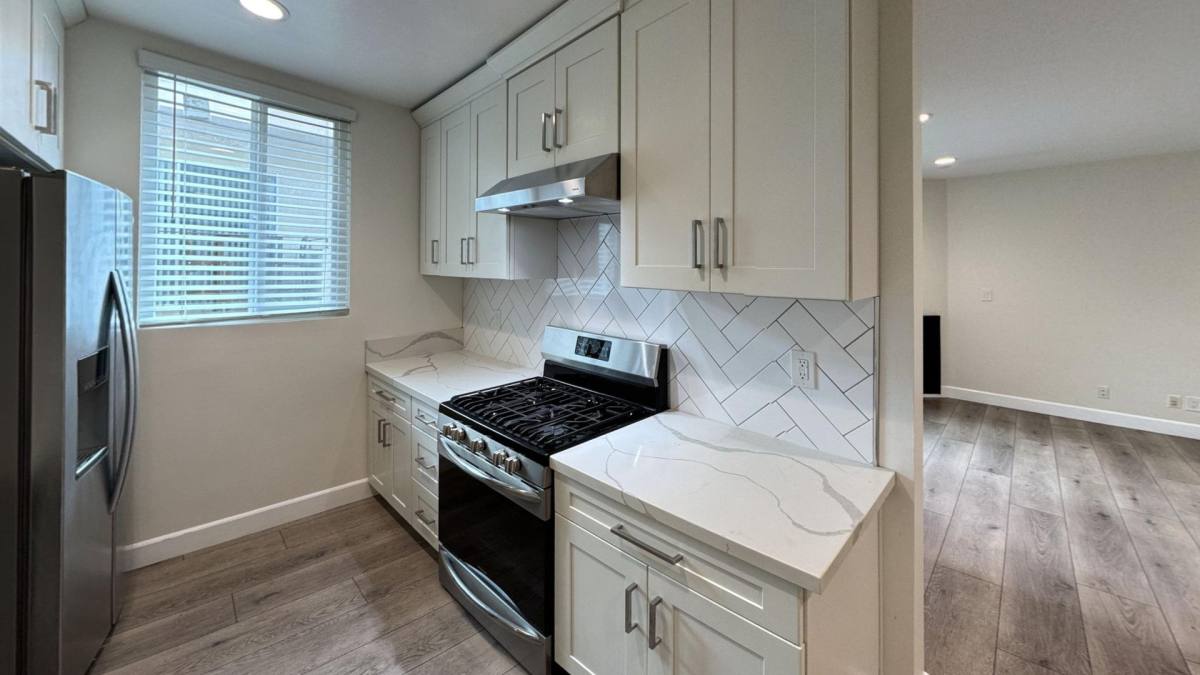 Apartment for rent at 942 7th St #6, Santa Monica, CA 90403