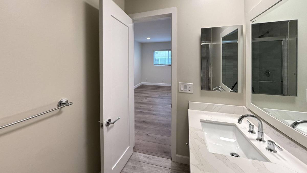 Apartment for rent at 942 7th St #6, Santa Monica, CA 90403