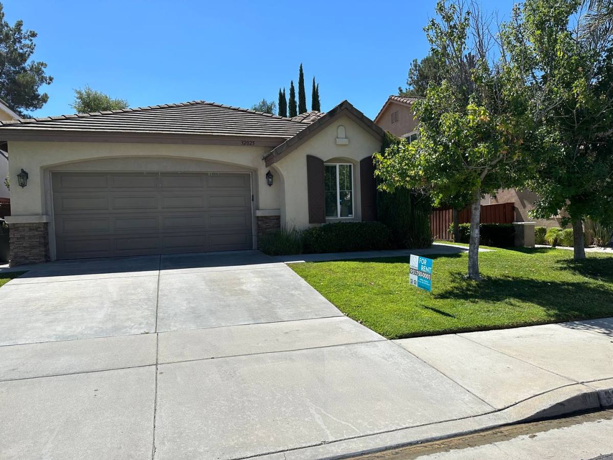 House for rent at 32025 Calle Galarza, Temecula, CA 92592