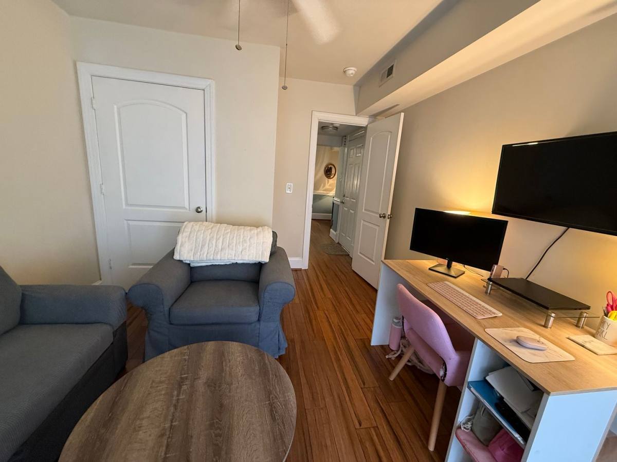 Apartment for rent at 4 N Auburn, Richmond, VA 23221