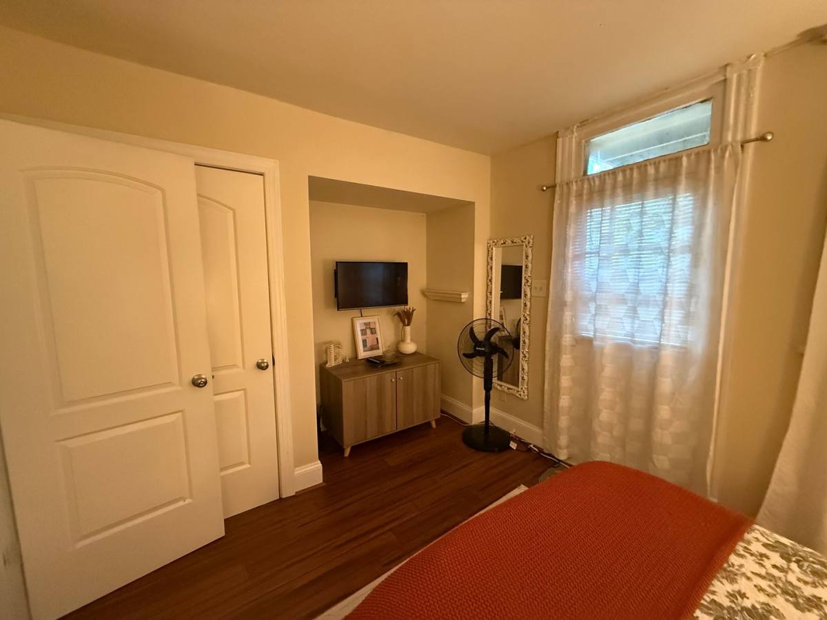 Apartment for rent at 4 N Auburn, Richmond, VA 23221