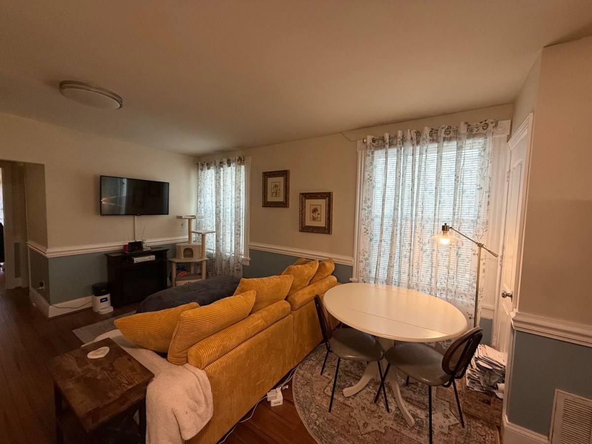 Apartment for rent at 4 N Auburn, Richmond, VA 23221
