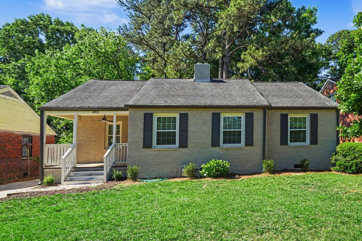 Apartment for rent at 490 Lynnhaven SW, Atlanta, GA 30310