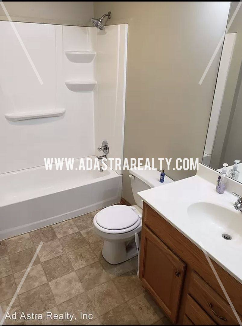 Apartment for rent at 704 Meadow Court, Peculiar, MO 64078