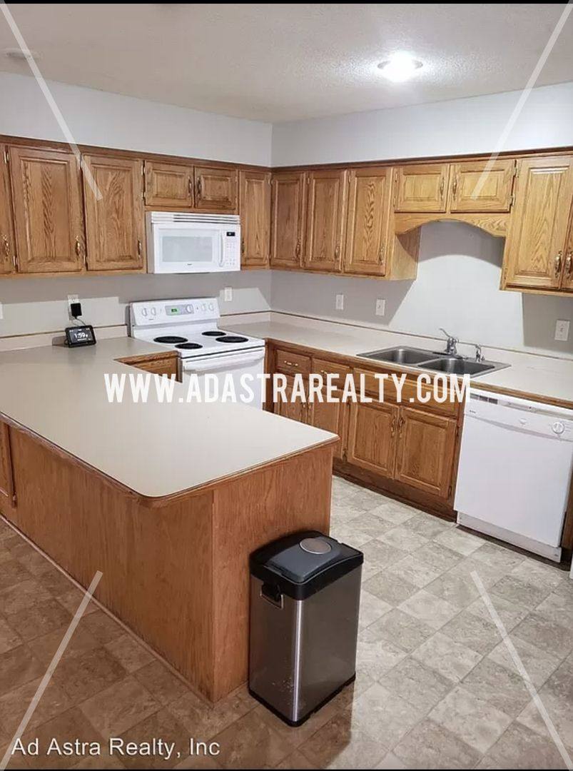 Apartment for rent at 704 Meadow Court, Peculiar, MO 64078