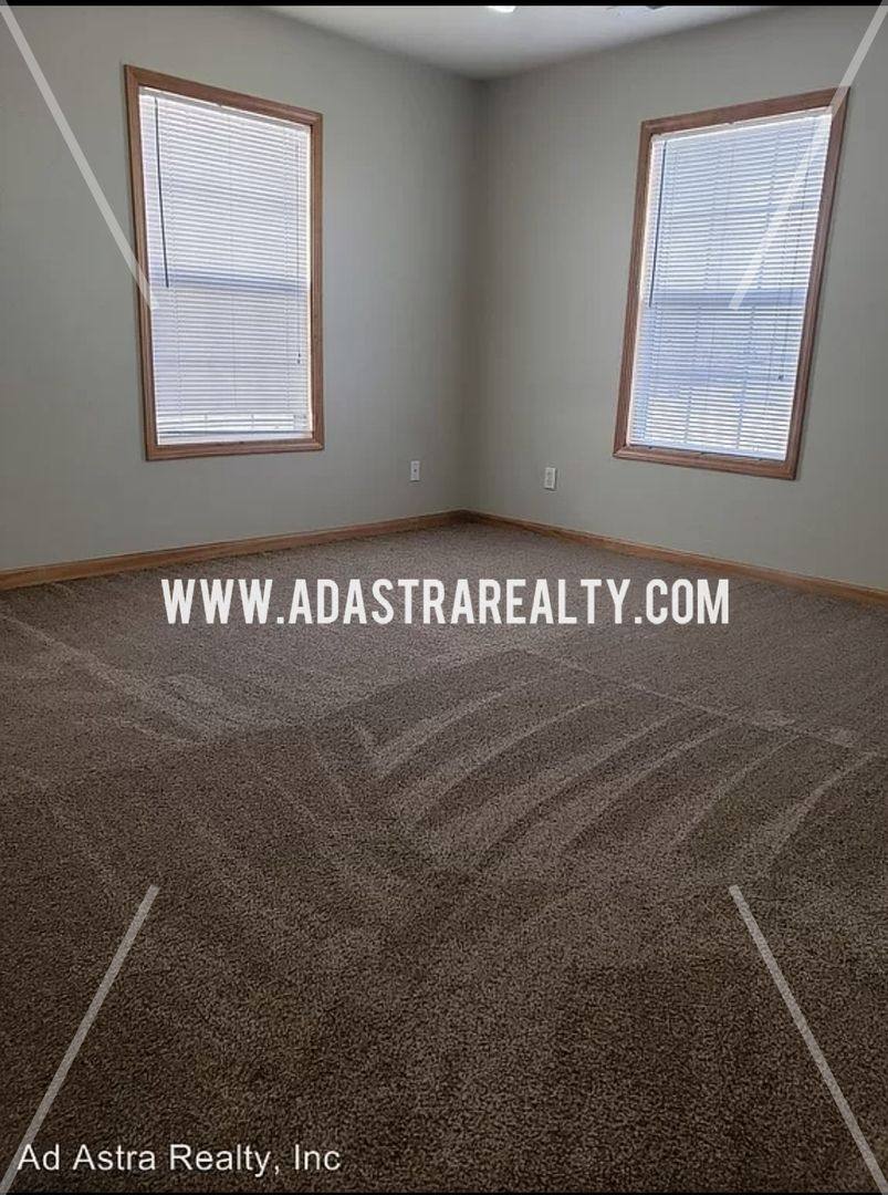 Apartment for rent at 704 Meadow Court, Peculiar, MO 64078