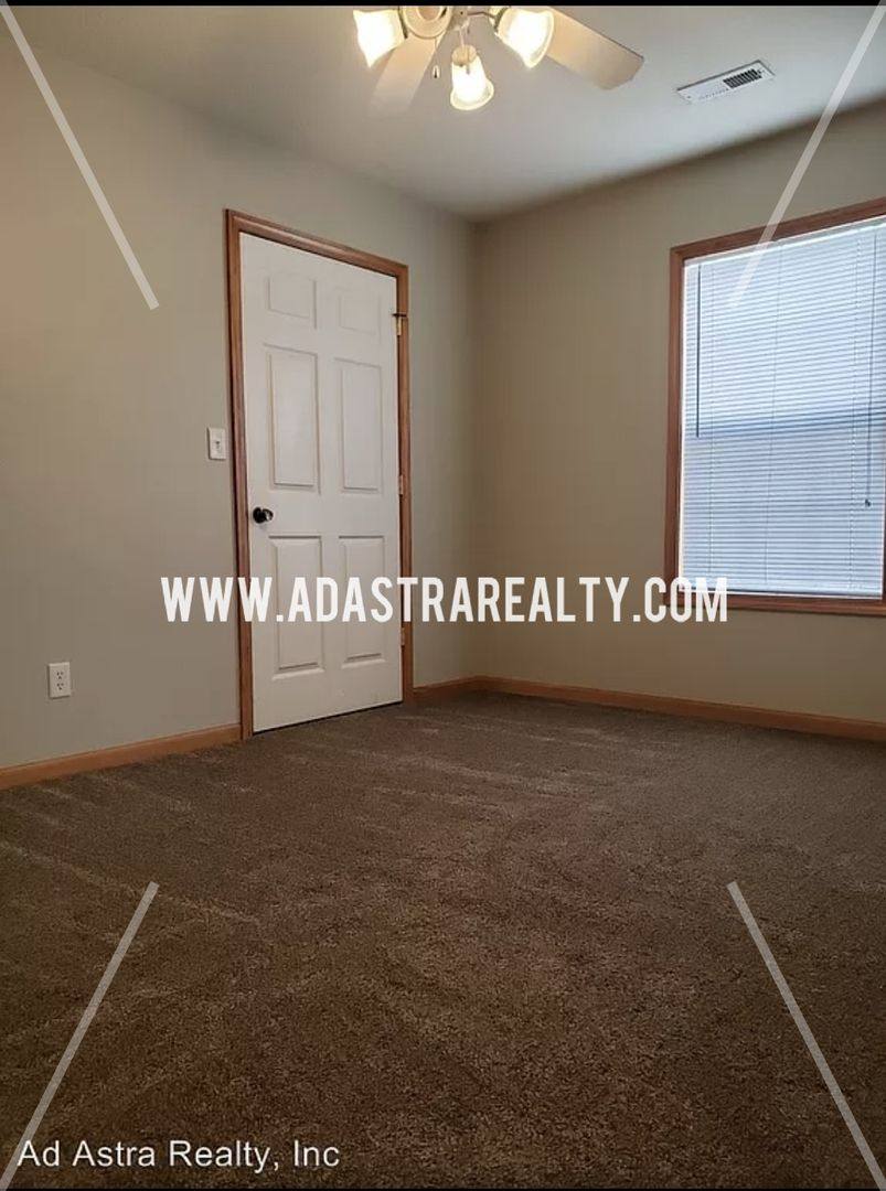 Apartment for rent at 704 Meadow Court, Peculiar, MO 64078