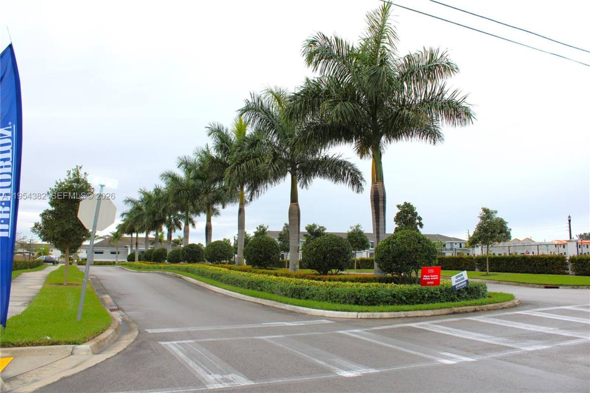 Townhouse for rent at 470 NE 12th St #470, Homestead, FL 33034