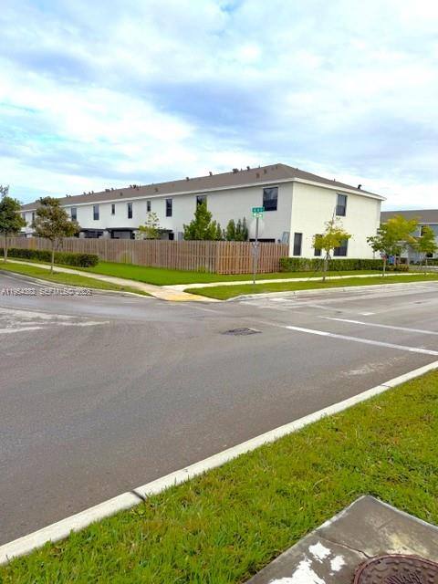 Townhouse for rent at 470 NE 12th St #470, Homestead, FL 33034