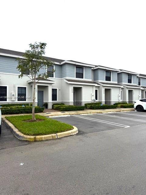 Townhouse for rent at 470 NE 12th St #470, Homestead, FL 33034