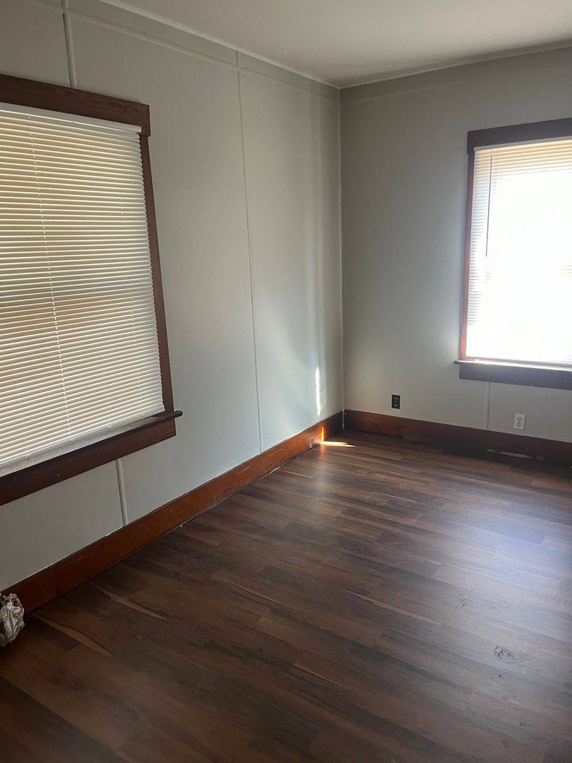 House for rent at 425 SW 3rd St, Newton, KS 67114