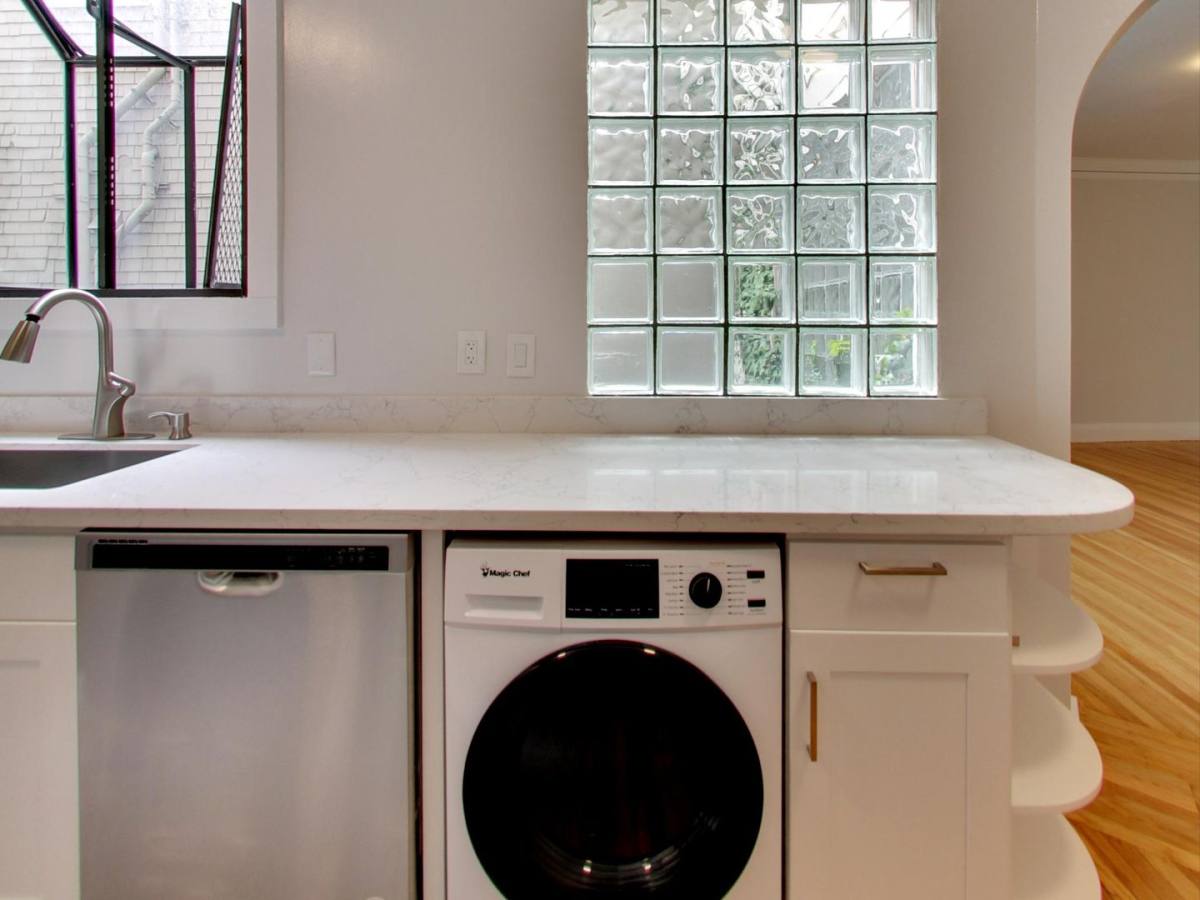Apartment for rent at 221 24th Ave #104, San Francisco, CA 94121