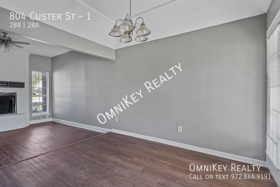 Townhouse for rent at 804 Custer St #1, Arlington, TX 76014