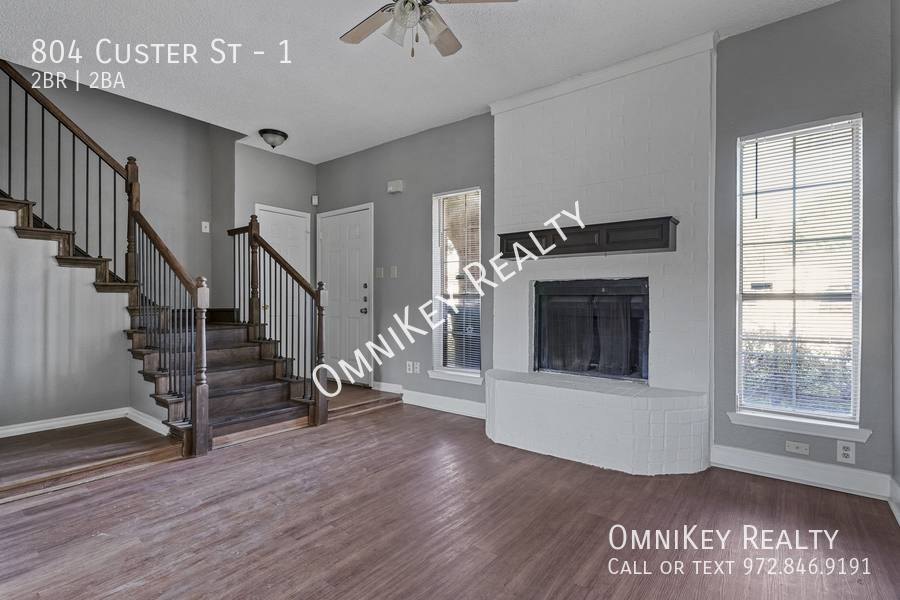 Townhouse for rent at 804 Custer St #1, Arlington, TX 76014
