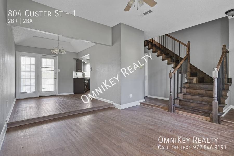 Townhouse for rent at 804 Custer St #1, Arlington, TX 76014