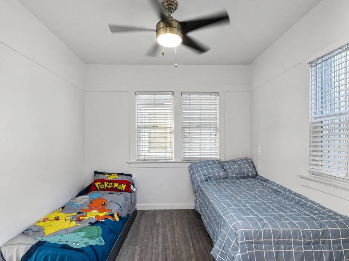 Apartment for rent at 1706 Sherman Place, Long Beach, CA 90804