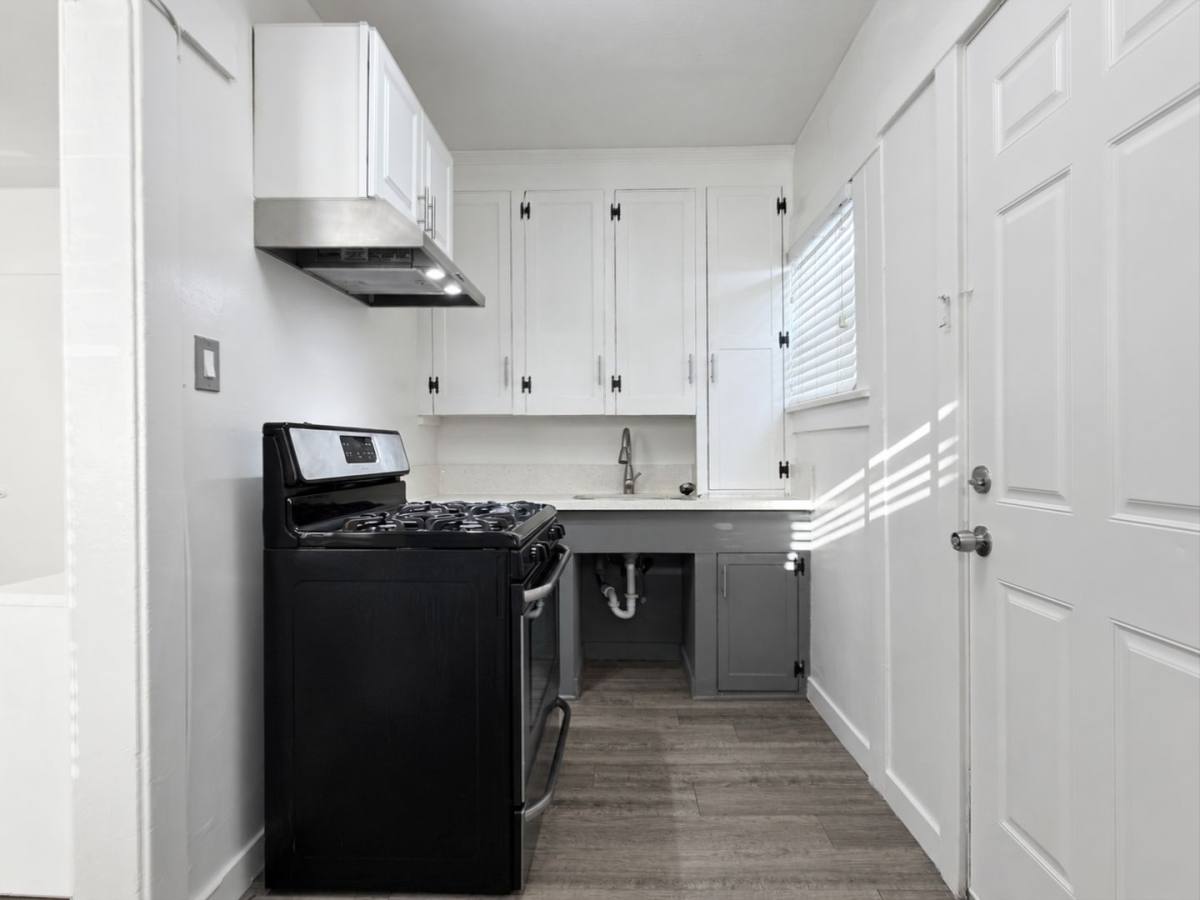 Apartment for rent at 1706 Sherman Place, Long Beach, CA 90804