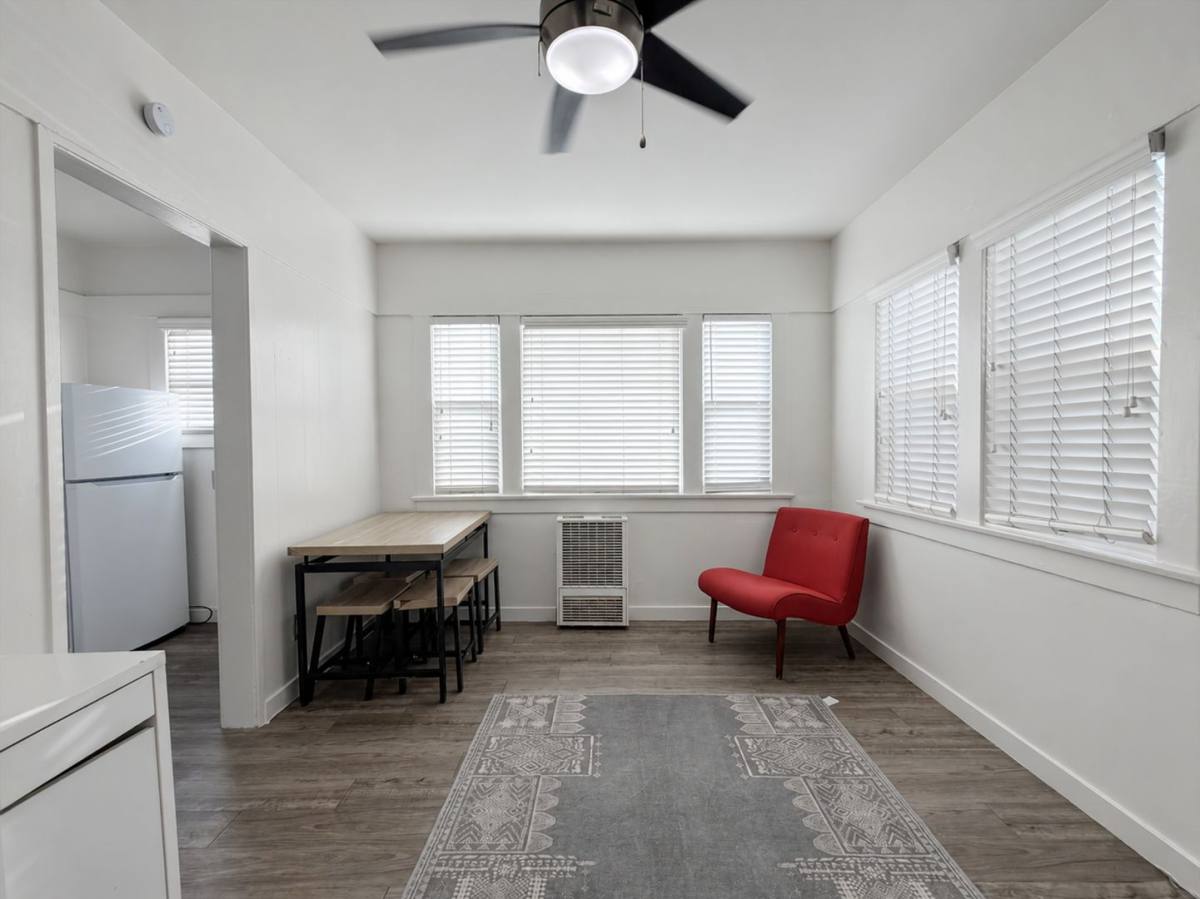 Apartment for rent at 1706 Sherman Place, Long Beach, CA 90804