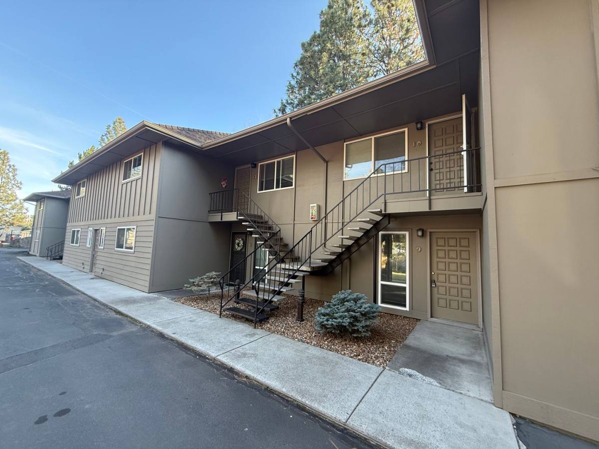 Apartment for rent at 1000 NE Butler Market Rd, Bend, OR 97701