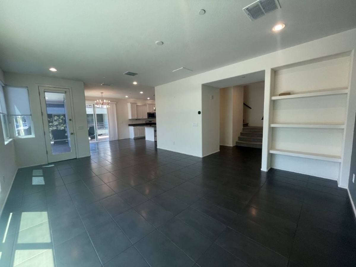 Townhouse for rent at 1250 N Abbey Lane, Chandler, AZ 85226