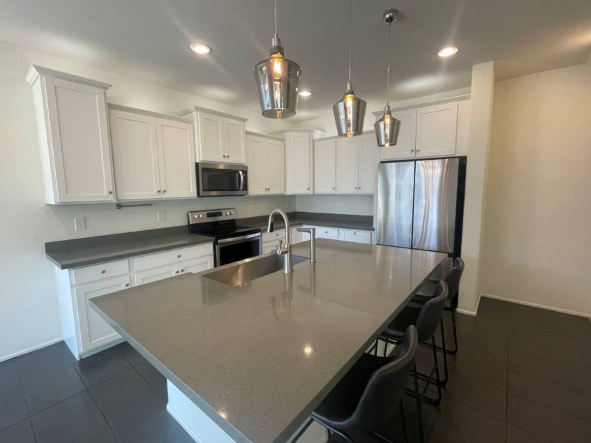 Townhouse for rent at 1250 N Abbey Lane, Chandler, AZ 85226