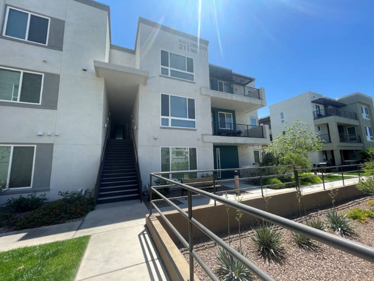 Townhouse for rent at 1250 N Abbey Lane, Chandler, AZ 85226