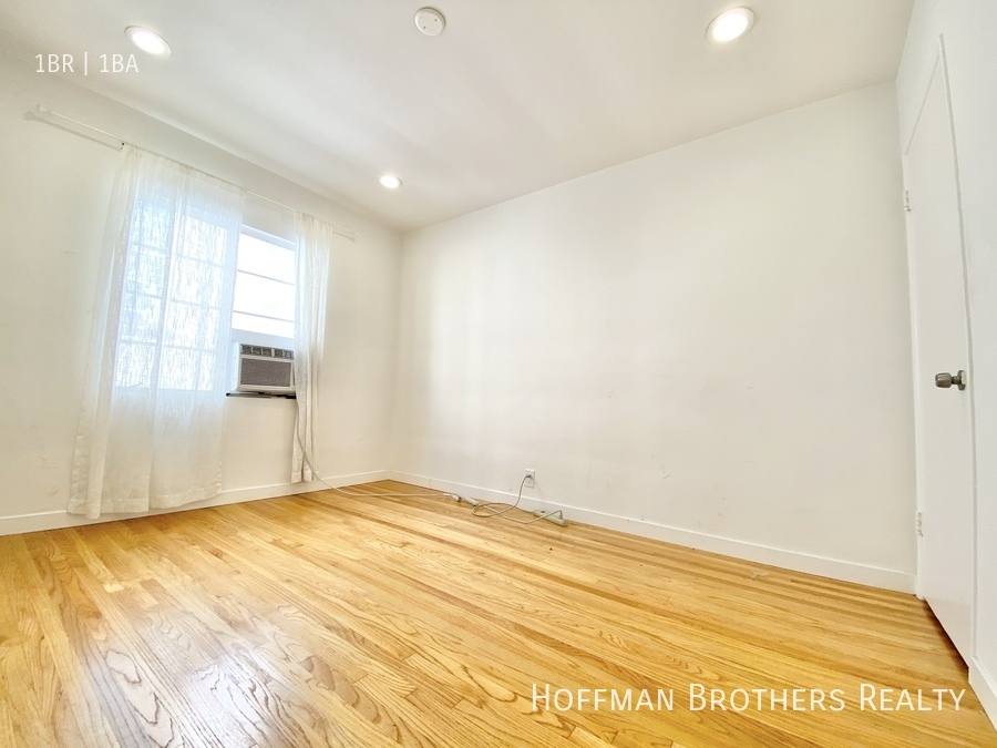 Apartment for rent at 125 N Hamilton Dr #A, Beverly Hills, CA 90211