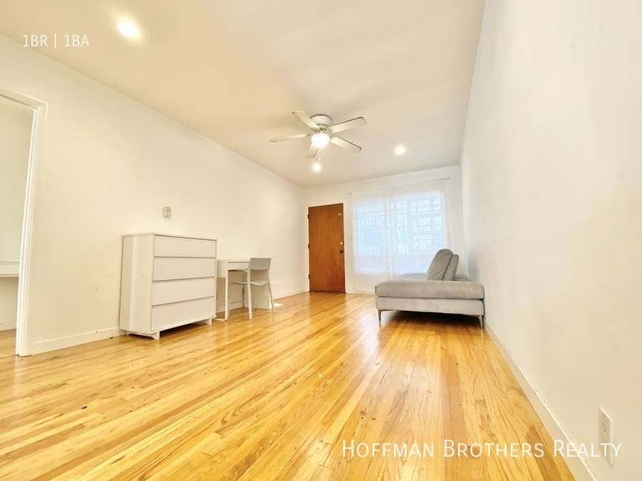 Apartment for rent at 125 N Hamilton Dr #A, Beverly Hills, CA 90211