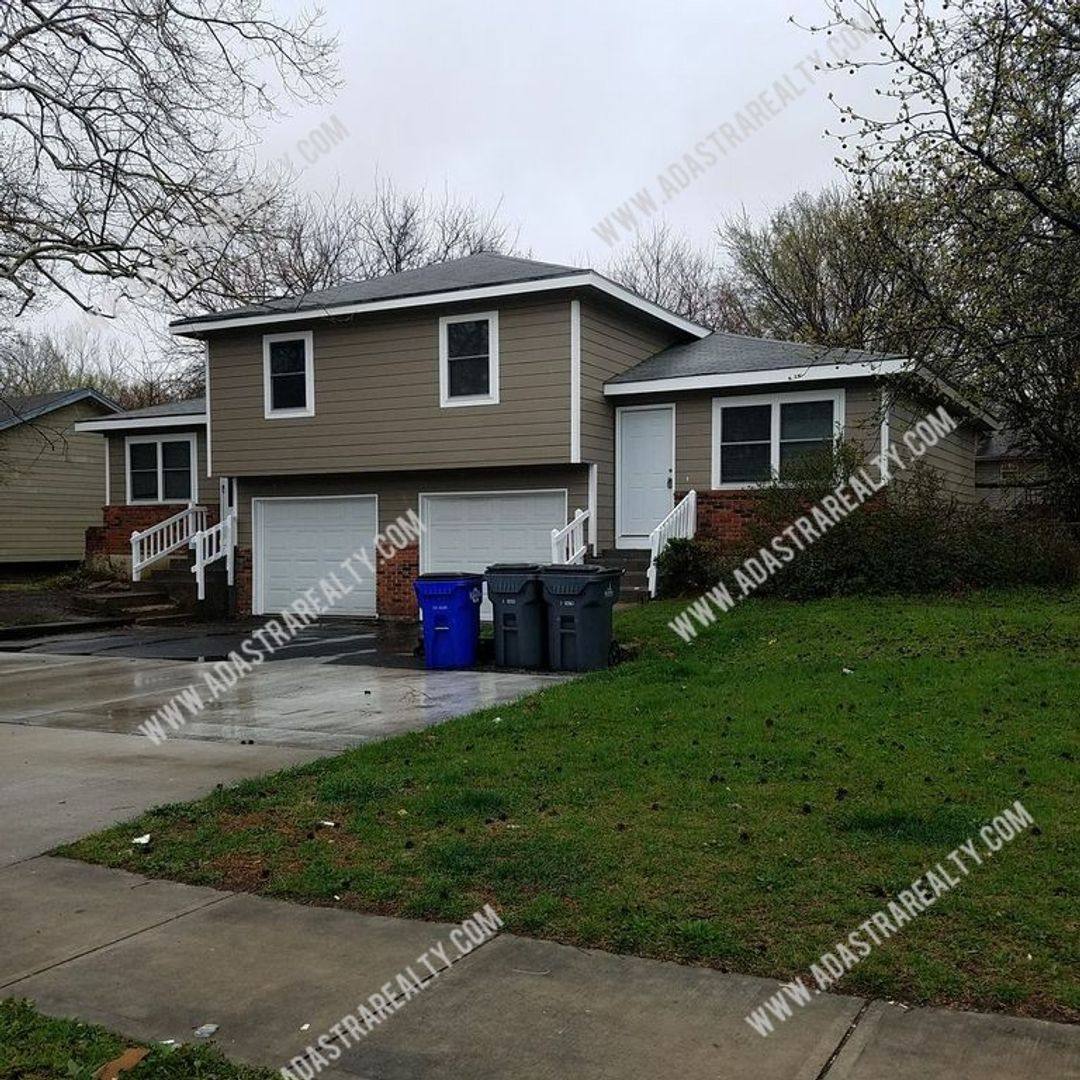 House for rent at 1517 E Elizabeth St, Olathe, KS 66061