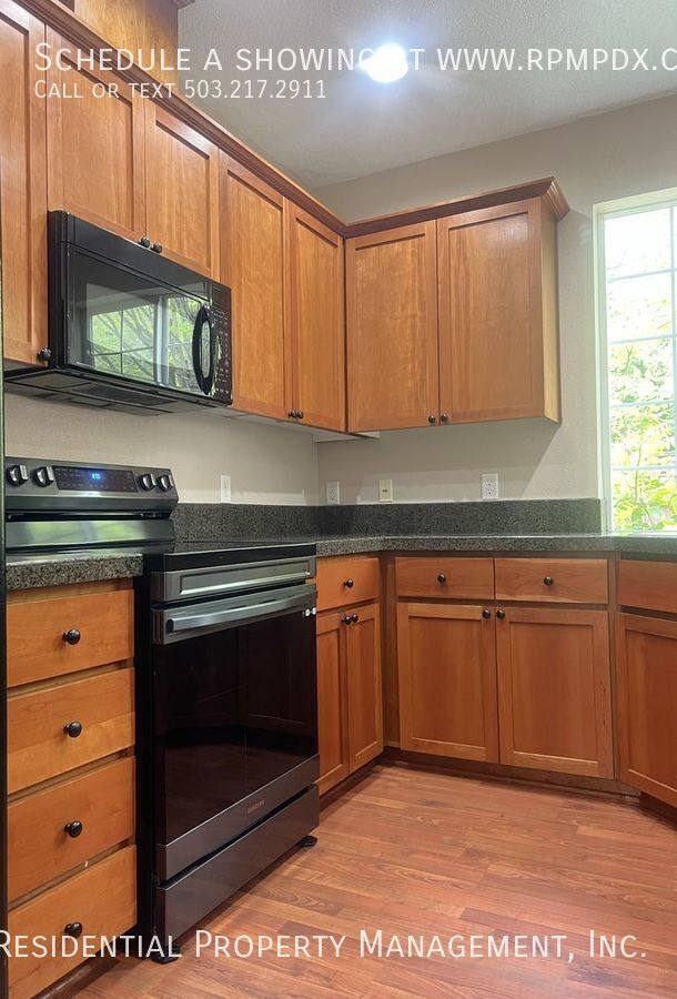 Townhouse for rent at 1008 SE Bacarra St, Hillsboro, OR 97123