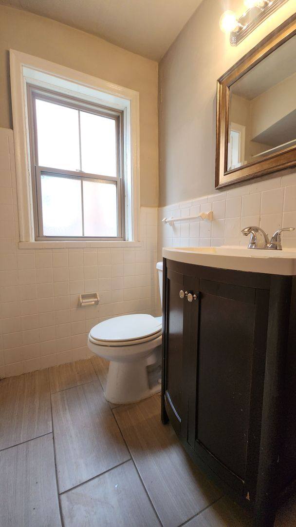 Apartment for rent at 6362-64 Sutherland, Saint Louis, MO 63109