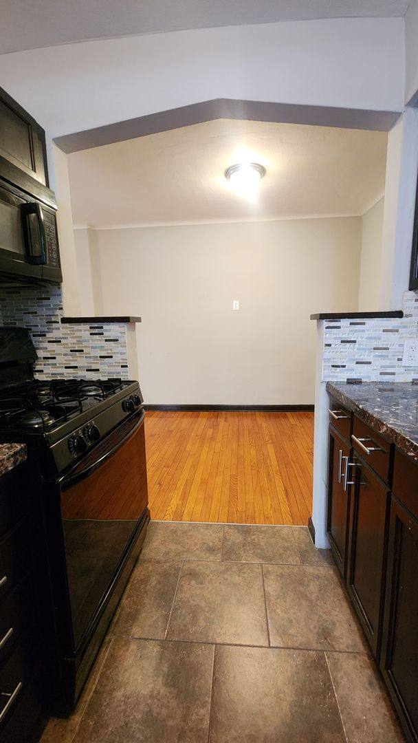 Apartment for rent at 6362-64 Sutherland, Saint Louis, MO 63109