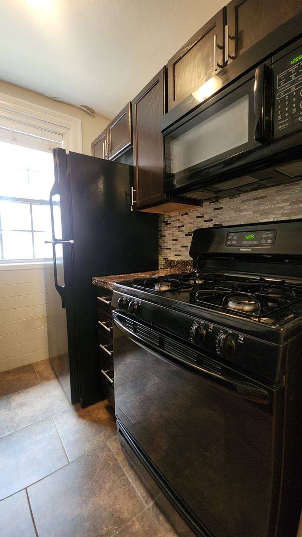 Apartment for rent at 6362-64 Sutherland, Saint Louis, MO 63109