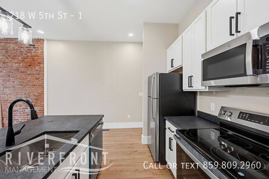 Apartment for rent at 218 W 5th St #1, Covington, KY 41011