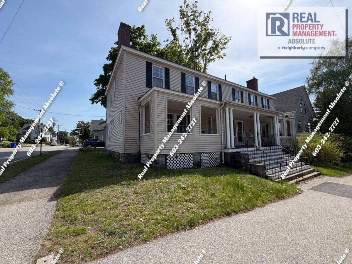 Townhouse for rent at 357 Bridge St, Manchester, NH 03104