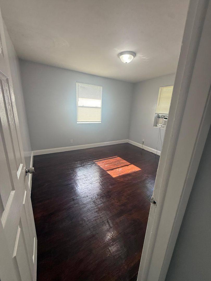 Apartment for rent at 2004 Palafox St, Jacksonville, FL 32209