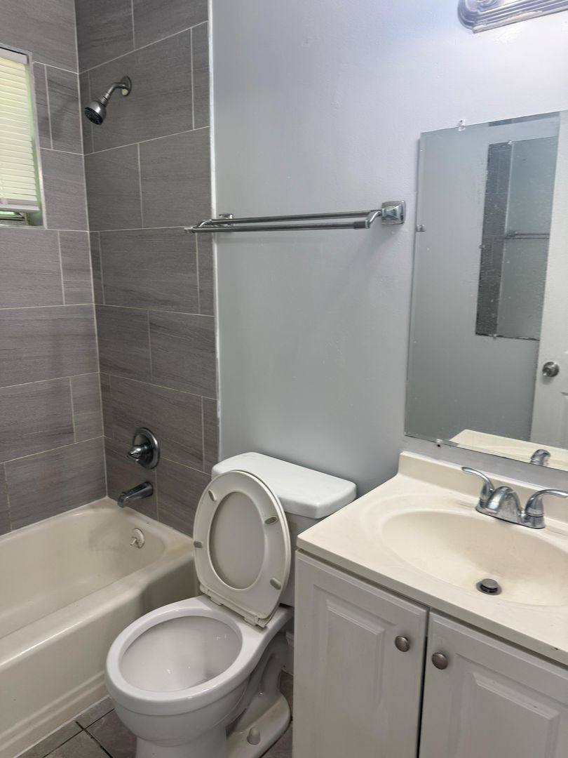 Apartment for rent at 2004 Palafox St, Jacksonville, FL 32209