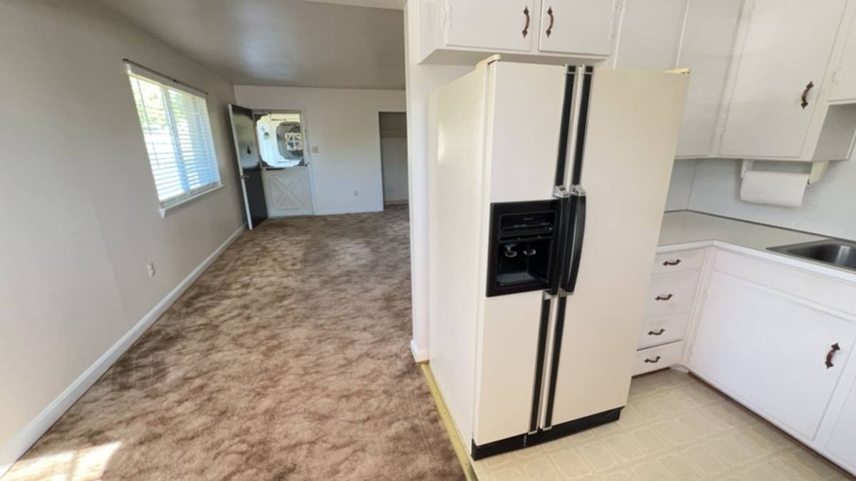 Apartment for rent at 1041-1043 Jeanette Ave, Vinton, VA 24179