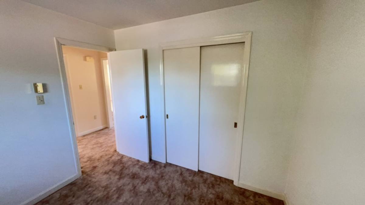 Apartment for rent at 1041-1043 Jeanette Ave, Vinton, VA 24179