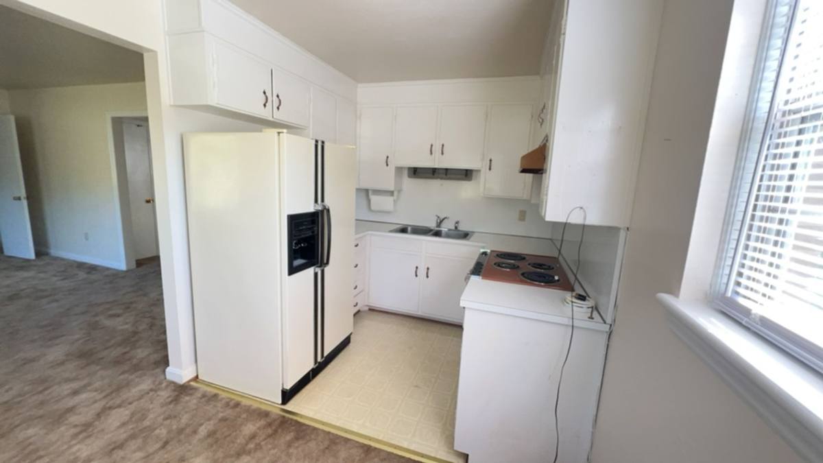 Apartment for rent at 1041-1043 Jeanette Ave, Vinton, VA 24179