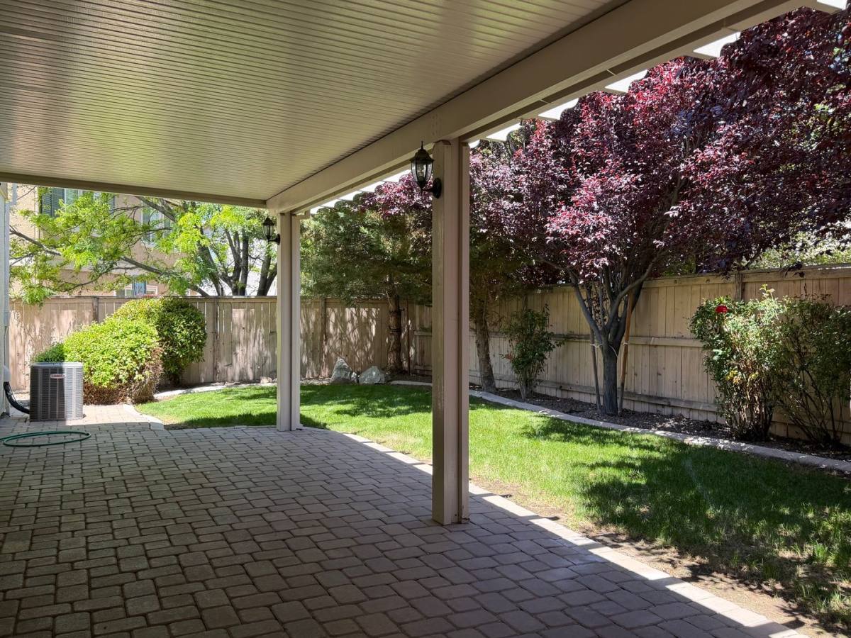 House for rent at 10890 Oakhaven, Reno, NV 89521