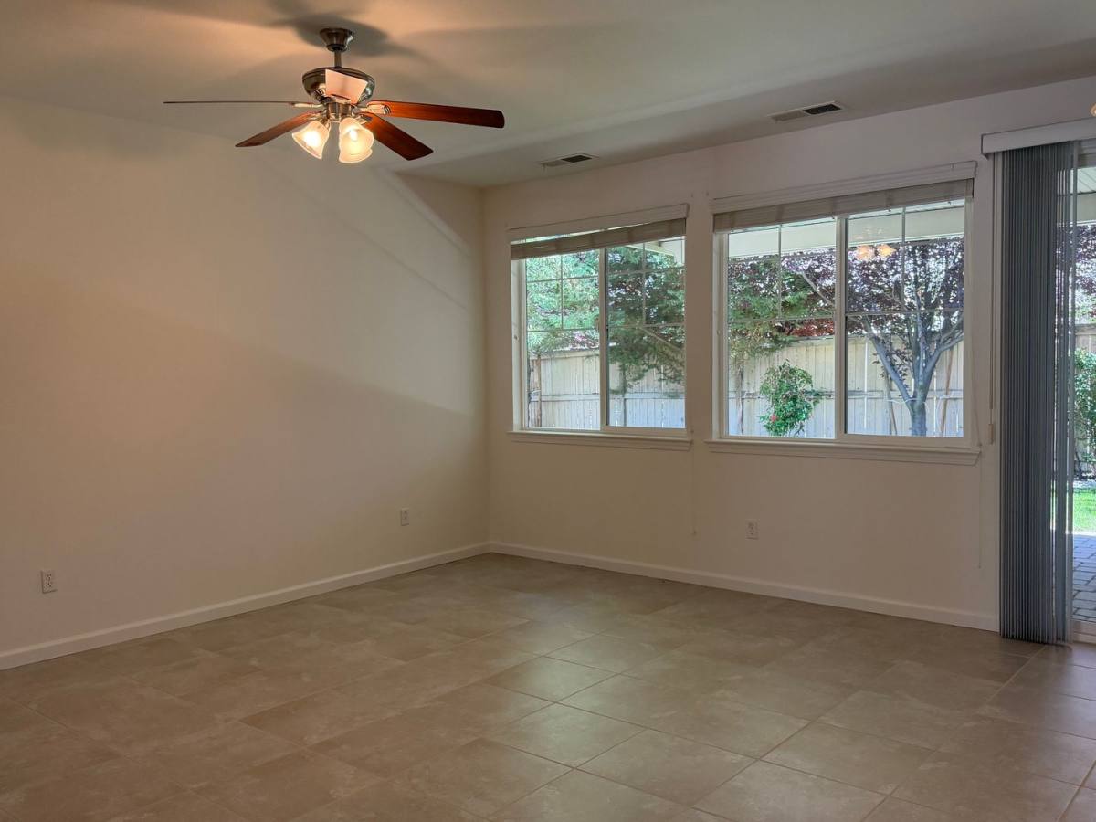 House for rent at 10890 Oakhaven, Reno, NV 89521