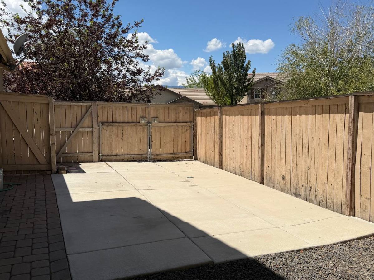 House for rent at 10890 Oakhaven, Reno, NV 89521