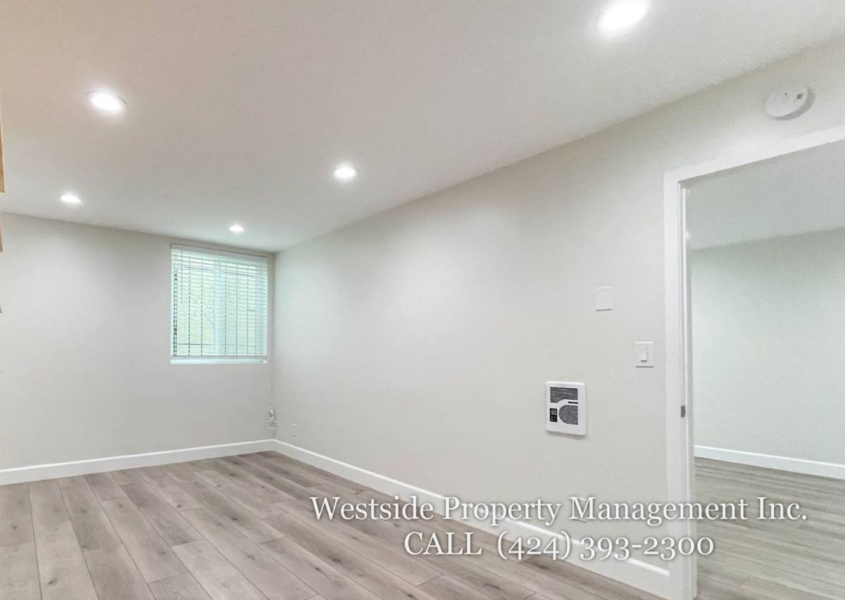 Apartment for rent at 942 7th St #5, Santa Monica, CA 90403