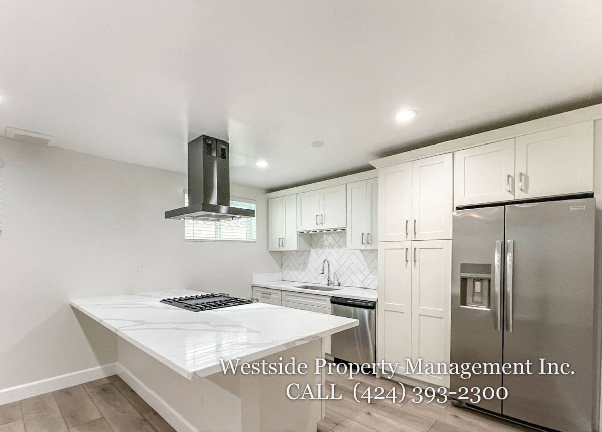 Apartment for rent at 942 7th St #5, Santa Monica, CA 90403