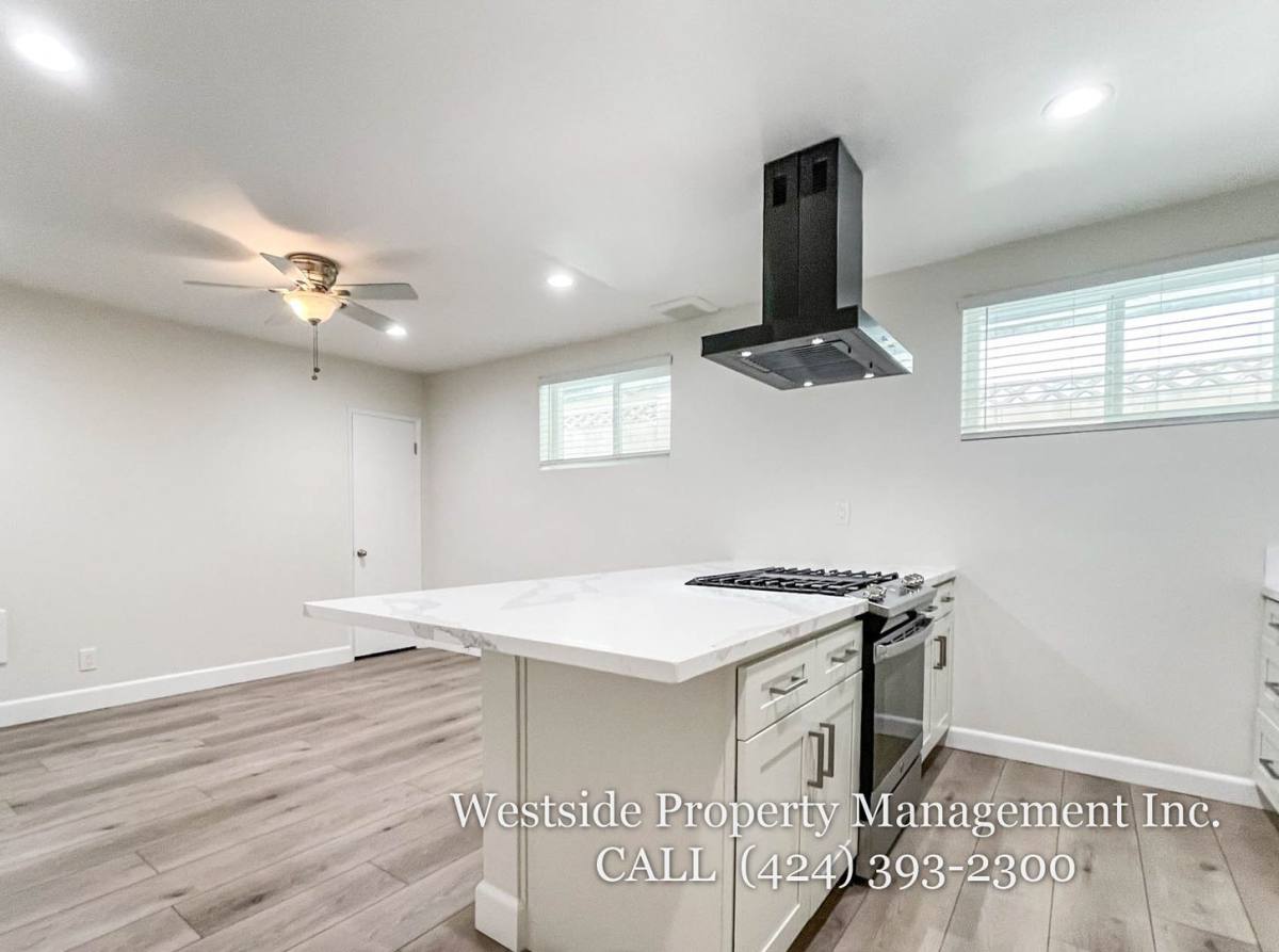 Apartment for rent at 942 7th St #5, Santa Monica, CA 90403