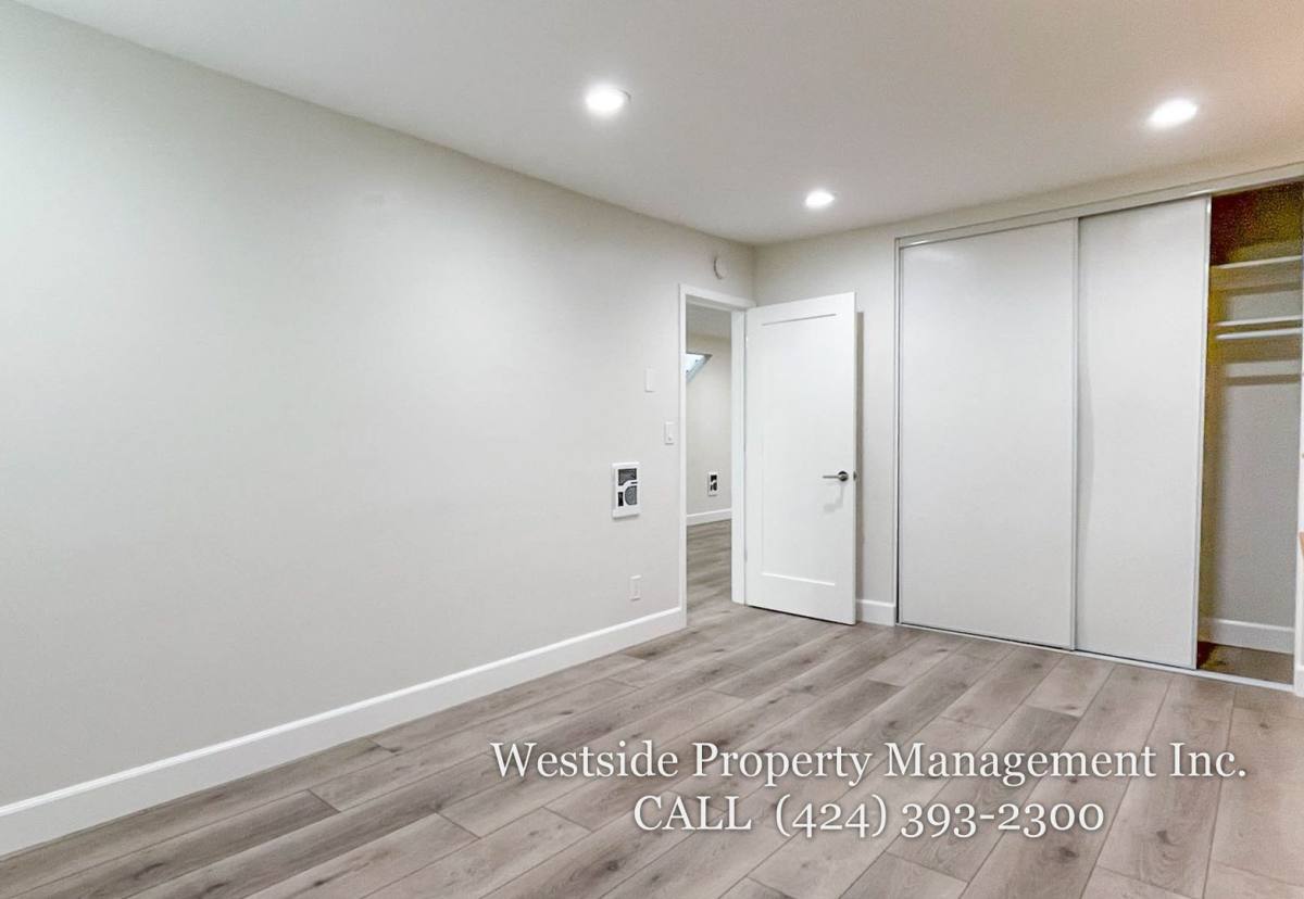 Apartment for rent at 942 7th St #5, Santa Monica, CA 90403