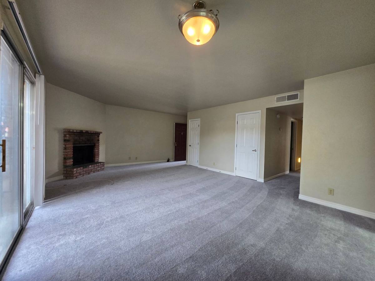Condo for rent at 5360 Indian River Dr, Las Vegas, NV 89103